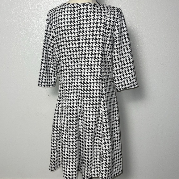 Zoe + Phoebe Houndstooth Dress Medium - Picture 3 of 5